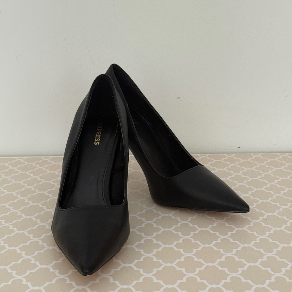 Express Classic Black Heels, size 8
